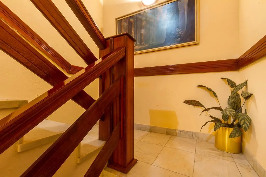 Apartments Branko Zara 0*,